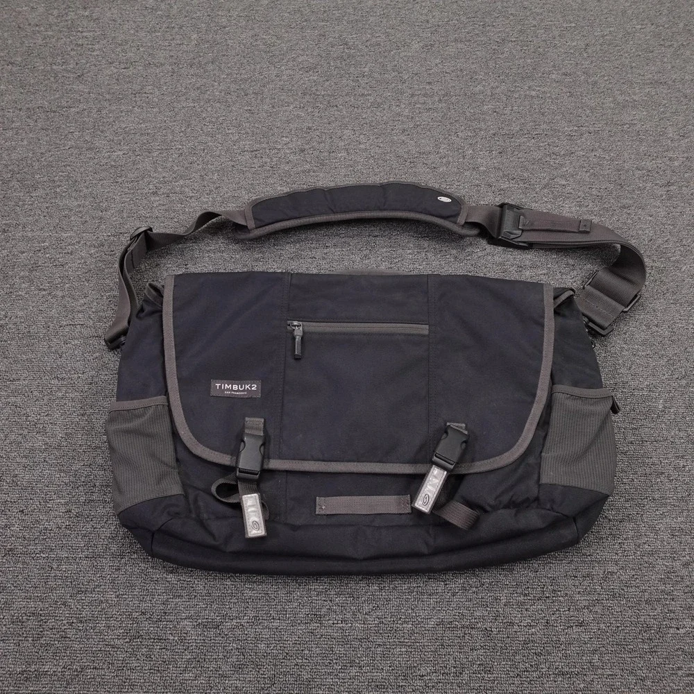 Timbuk2 Black Nylon Messenger Shoulder Bag 15in Laptop Padded Water Resistant